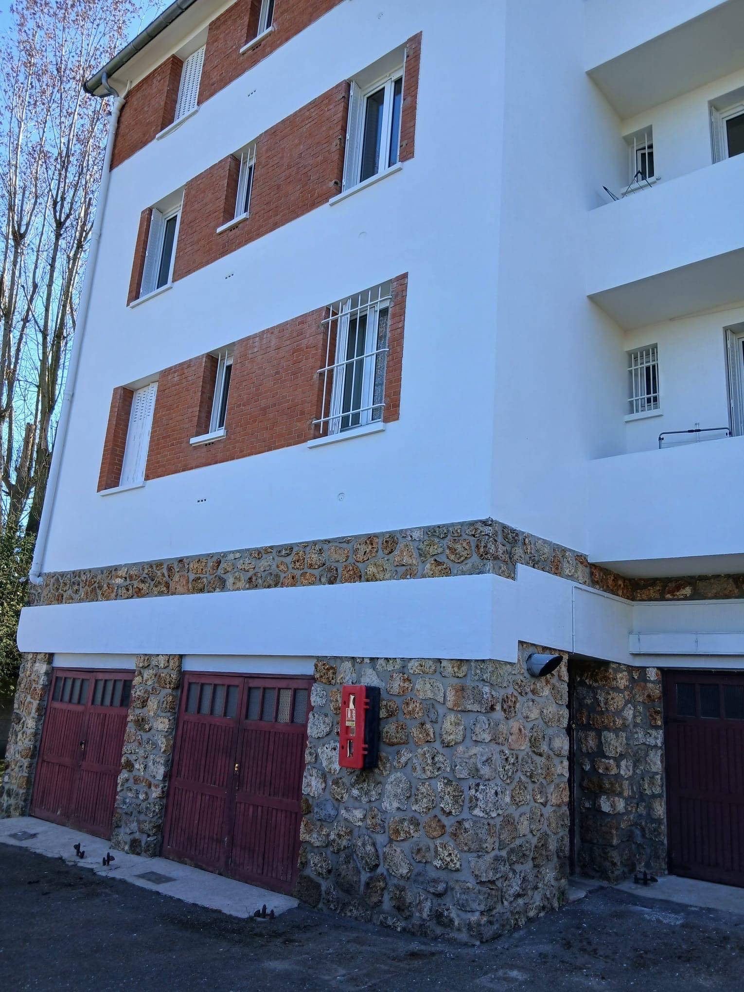 Ravalement de Façades et Rénovation de Cage d’Escalier – Sèvres